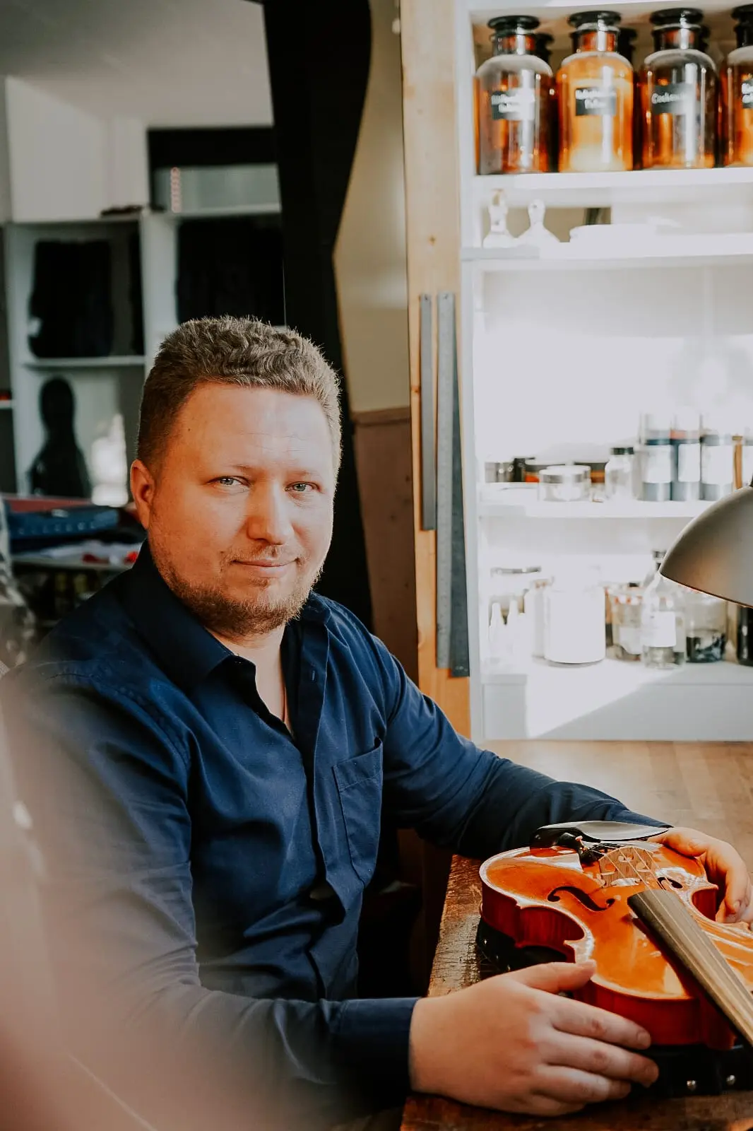 Daniel Lipkanov in seiner Werkstatt